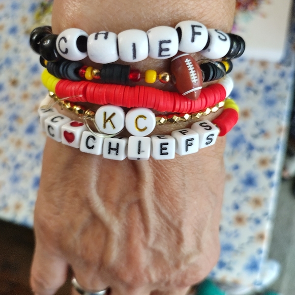 Elodie Sue Jewelry - 5 Kansas City Chiefs Multicolor Beaded Chiefs Bracelet Set